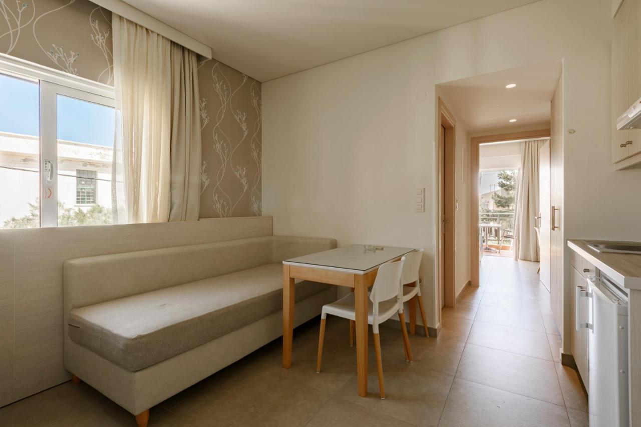 Poseidon Studios & Apartments Palaiochora Ngoại thất bức ảnh