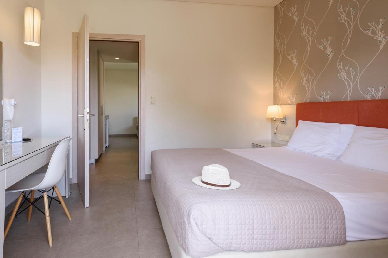 Poseidon Studios & Apartments Palaiochora Ngoại thất bức ảnh