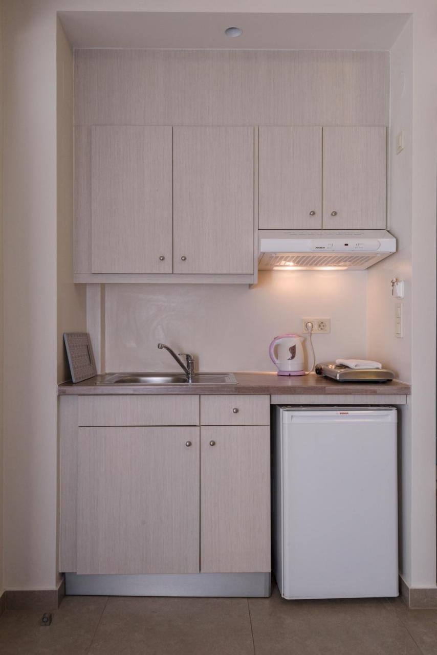 Poseidon Studios & Apartments Palaiochora Ngoại thất bức ảnh
