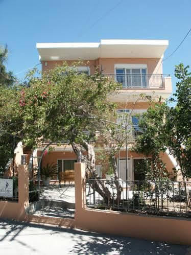 Poseidon Studios & Apartments Palaiochora Ngoại thất bức ảnh
