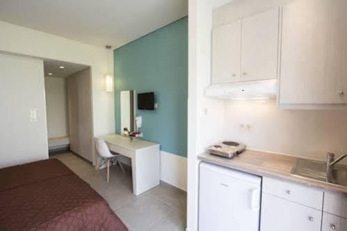 Poseidon Studios & Apartments Palaiochora Ngoại thất bức ảnh