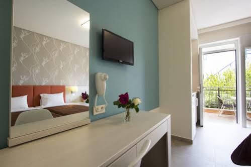 Poseidon Studios & Apartments Palaiochora Ngoại thất bức ảnh